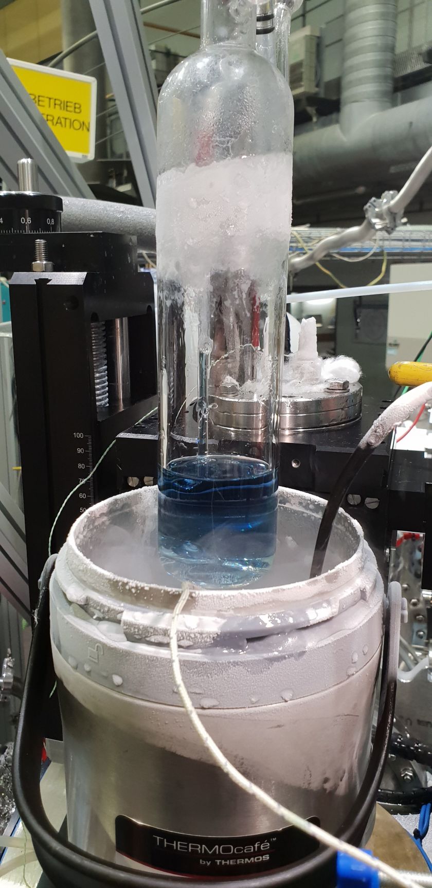 solvated electrons in liquid ammonia - enlarged view