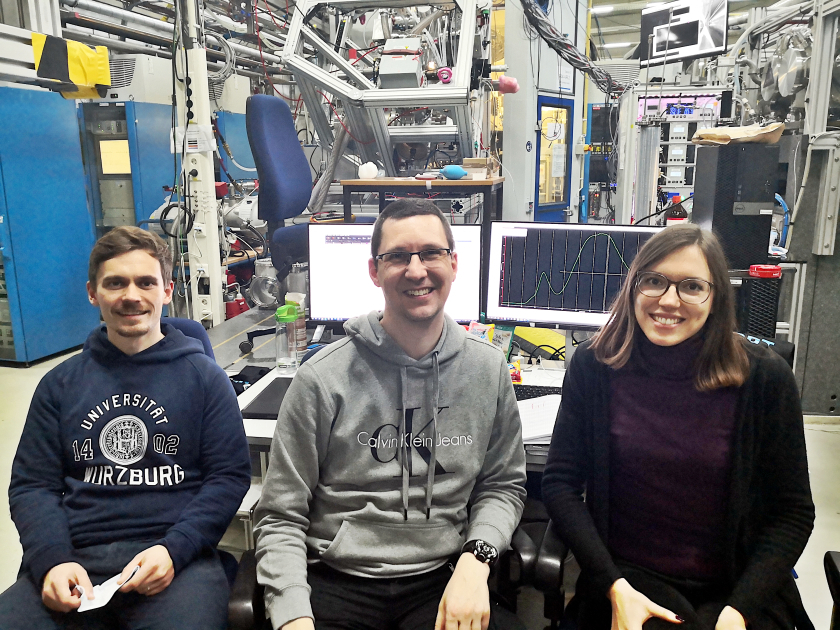 DESY beamtime P04 Robert Seidel, Dennis Hein, Hanna Trzesniowski - enlarged view