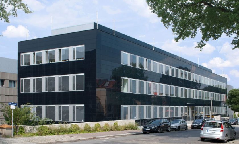 BIPV Fassade Manz - vergrößerte Ansicht